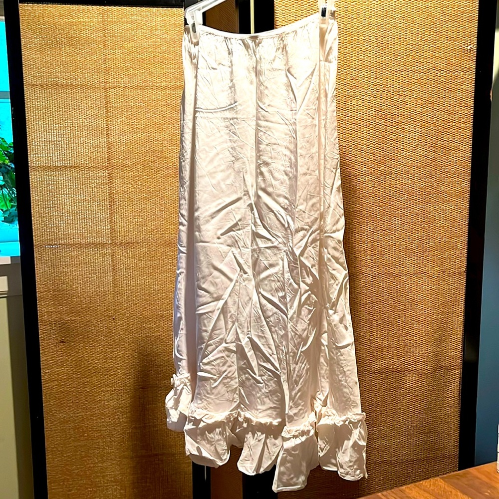 Vintage‎ 40-50’s Ivory Skylon by Nu-Fashion Long Half Slip w/Bottom Ruffle